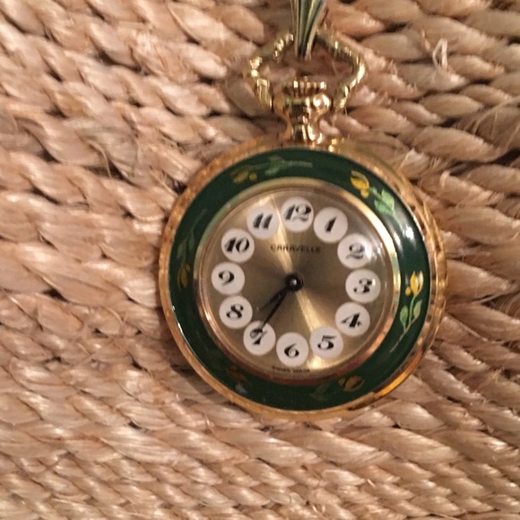 Vintage Caravelle Necklace watch green enamel bird flowers - Picture 9 of 15